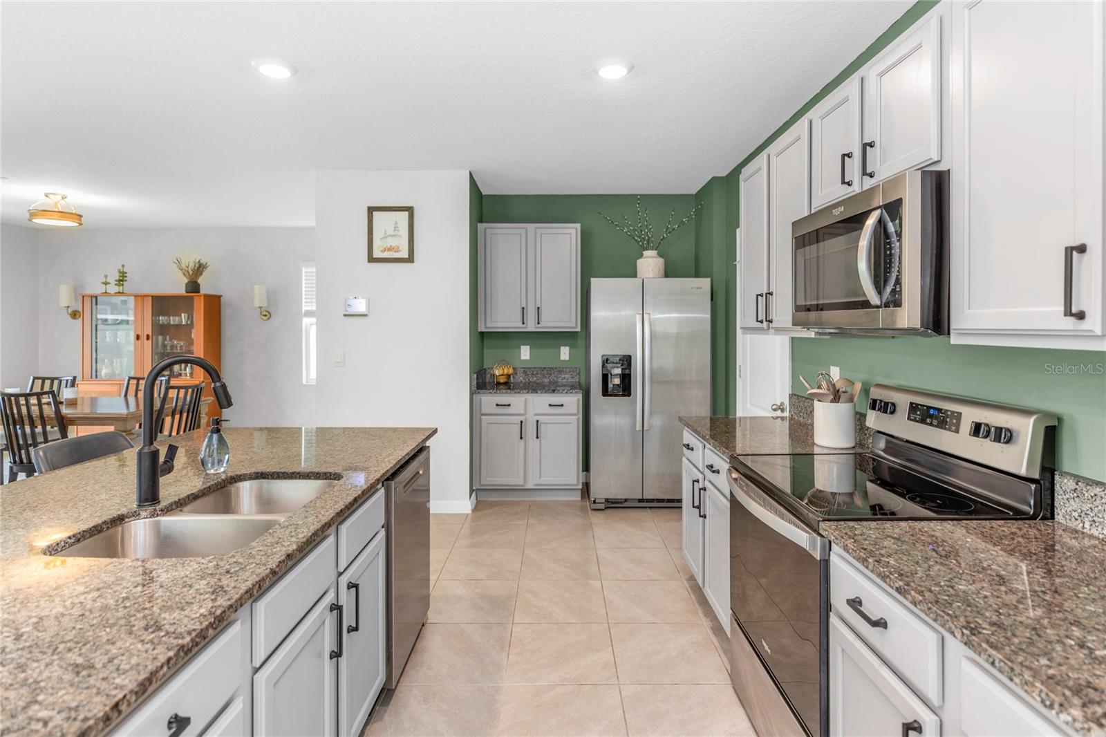 3758 SUNGROVE CIR — photo 4