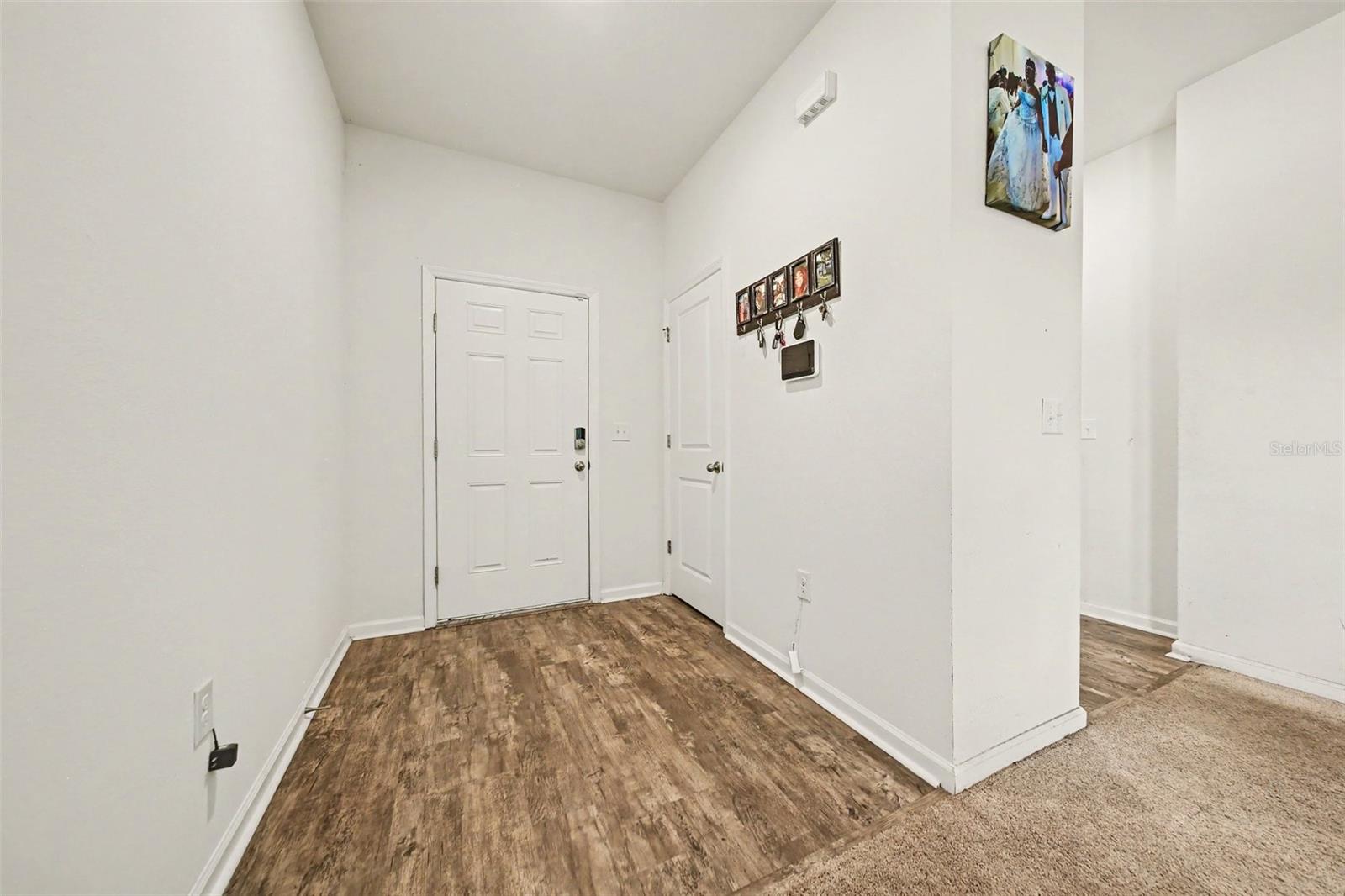 1006 COMMUTER DR — photo 3