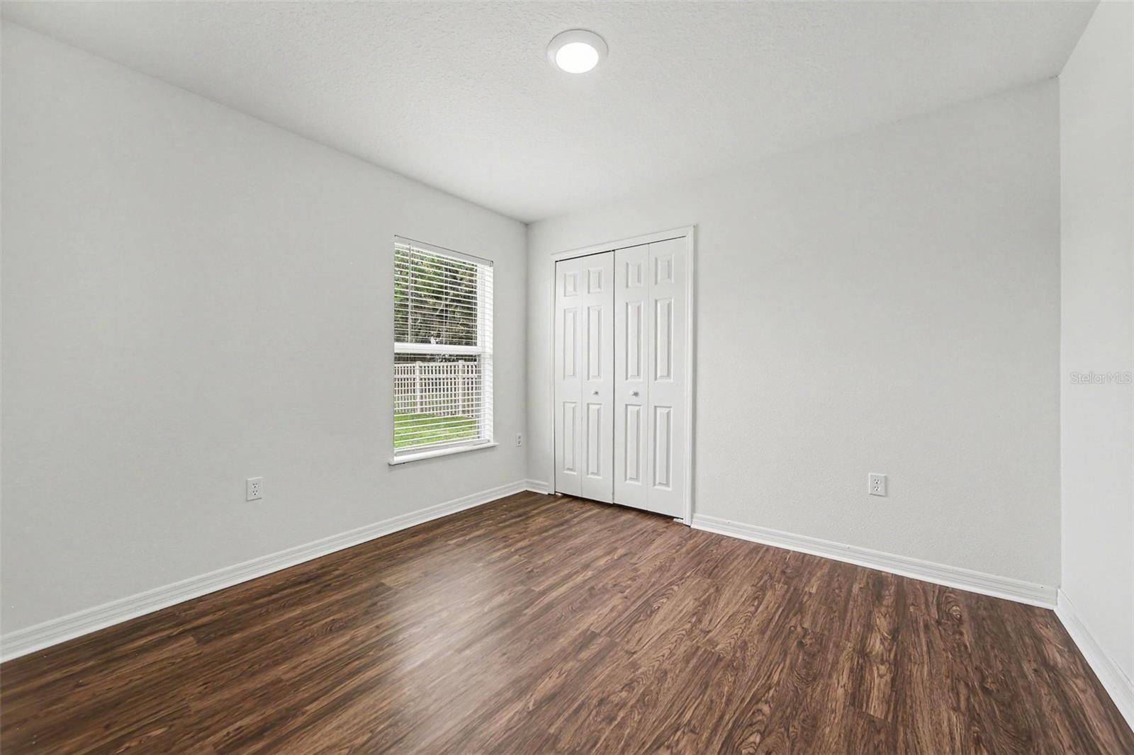 332 MCKAY BLVD — photo 11