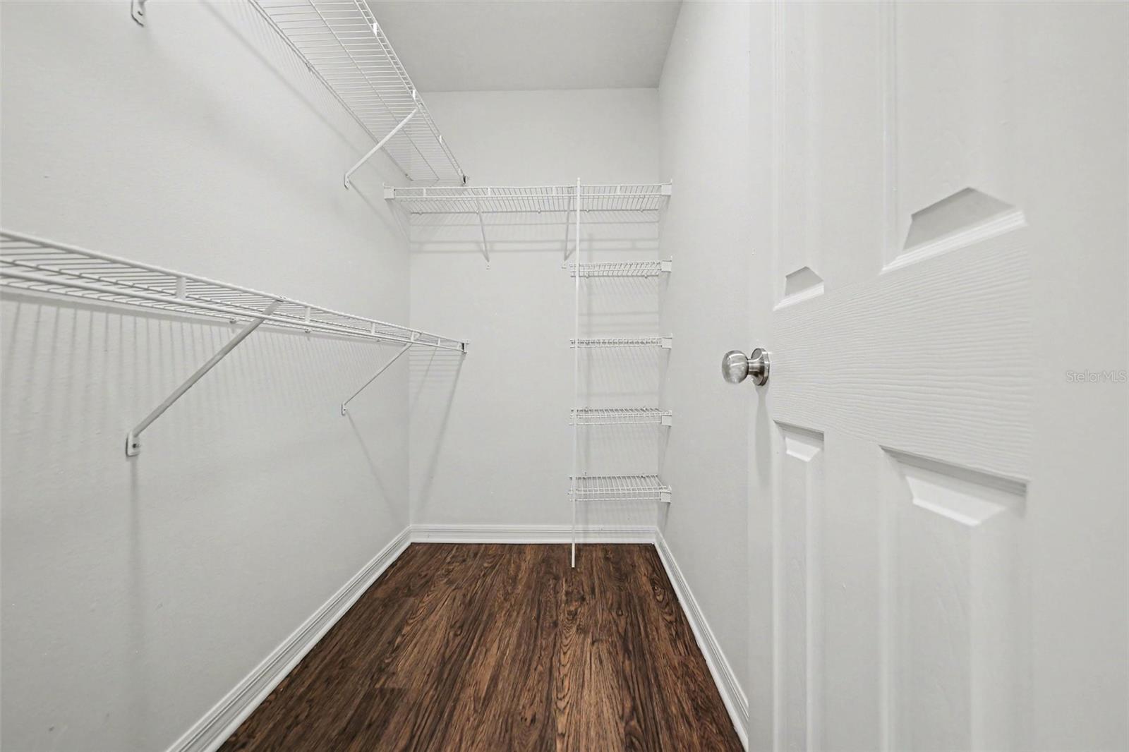 332 MCKAY BLVD — photo 12