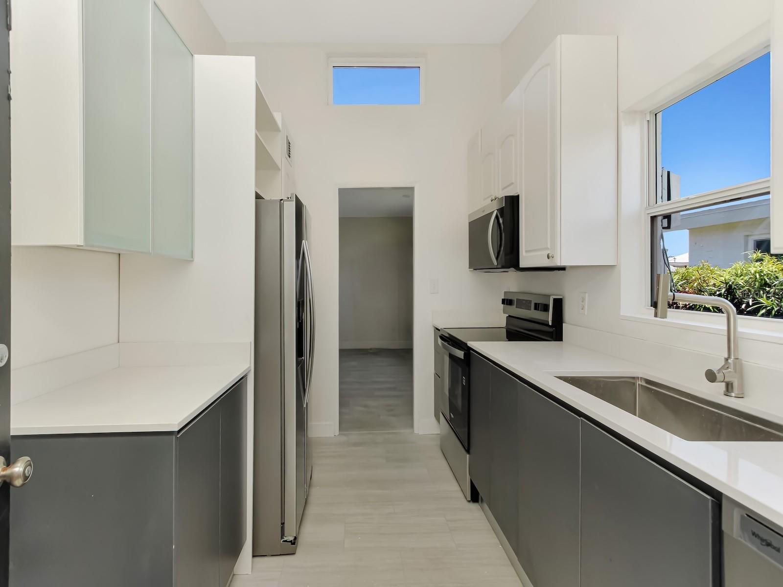 342 BOYLSTON AVE — photo 11