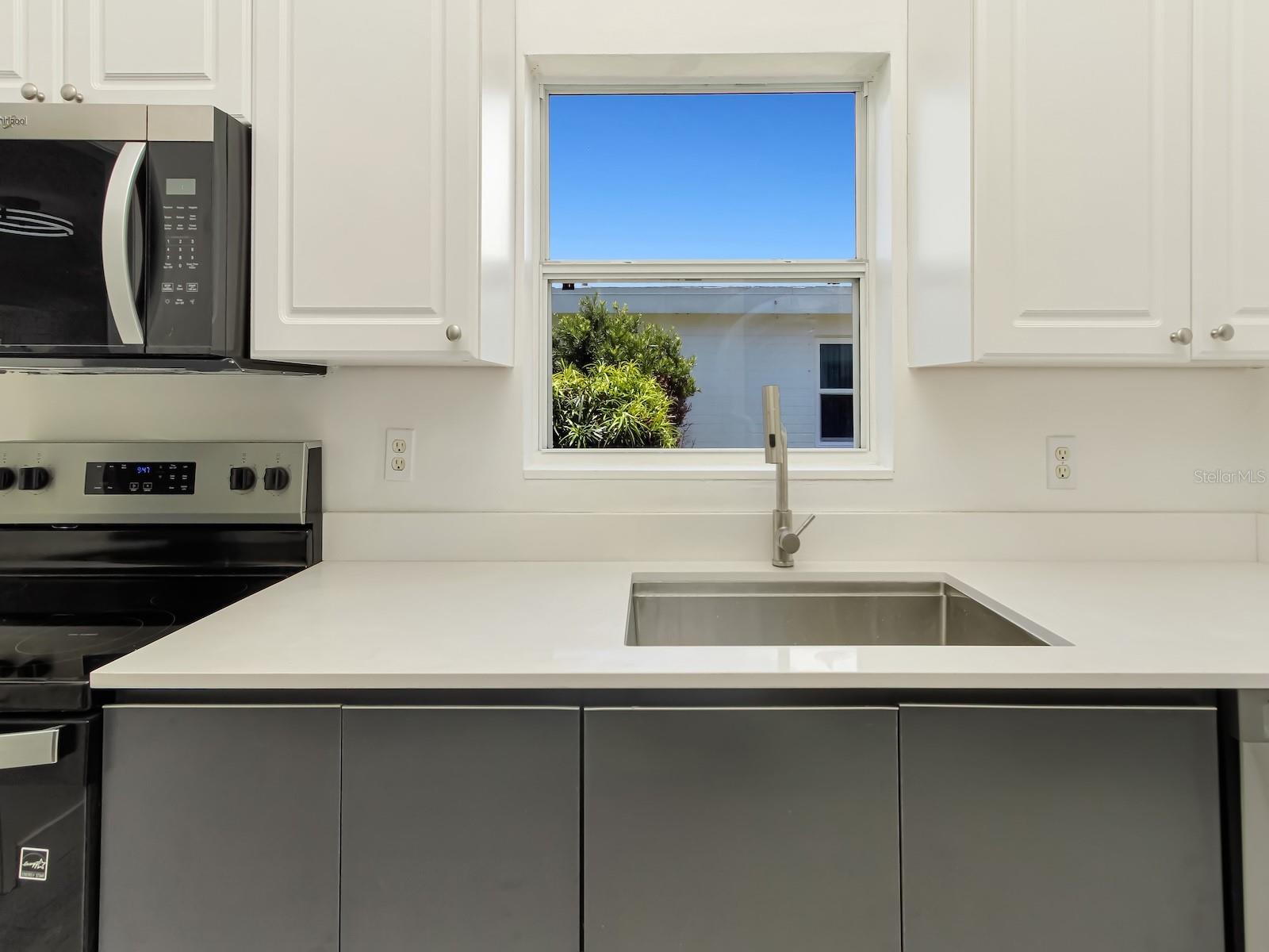 342 BOYLSTON AVE — photo 10