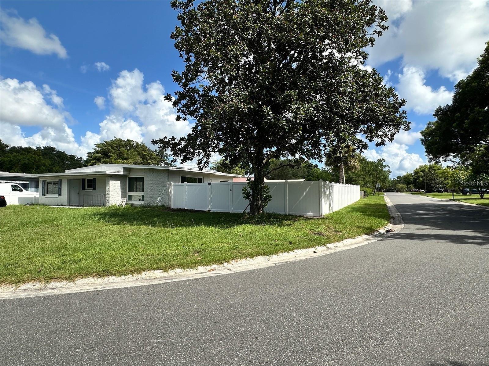 156 PINECREST DR — photo 2