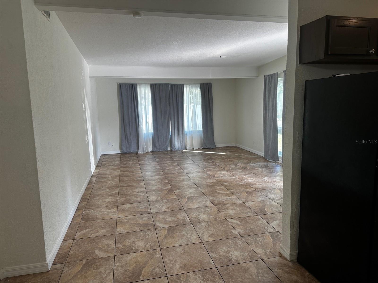 156 PINECREST DR — photo 8