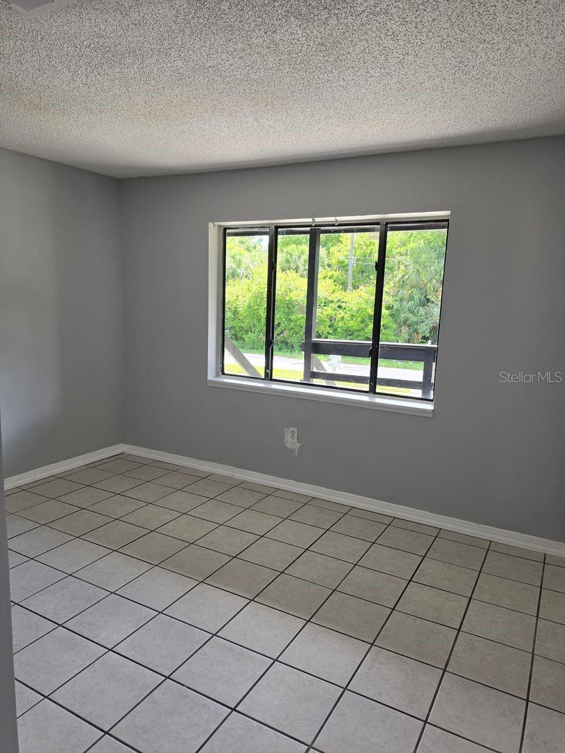 2526 S OAK AVE #A — photo 11
