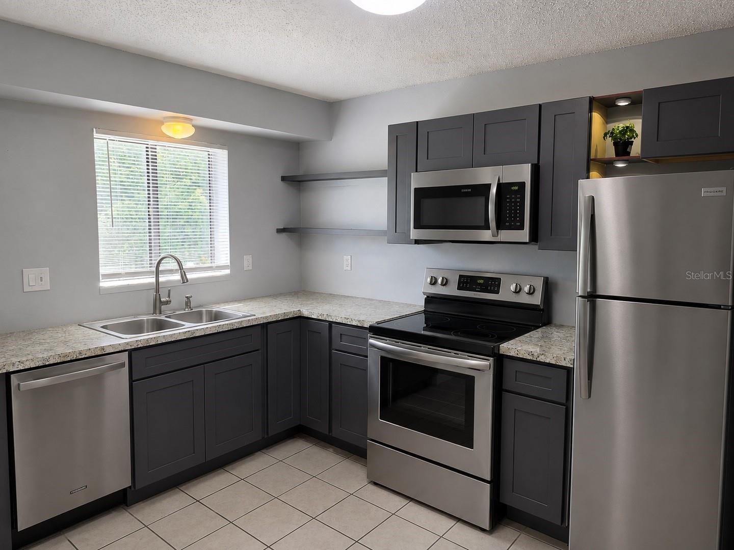 2526 S OAK AVE #A — photo 7