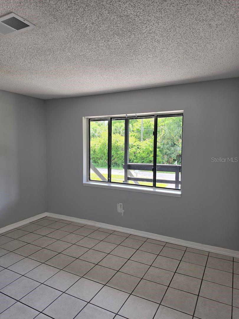 2526 S OAK AVE #A — photo 10