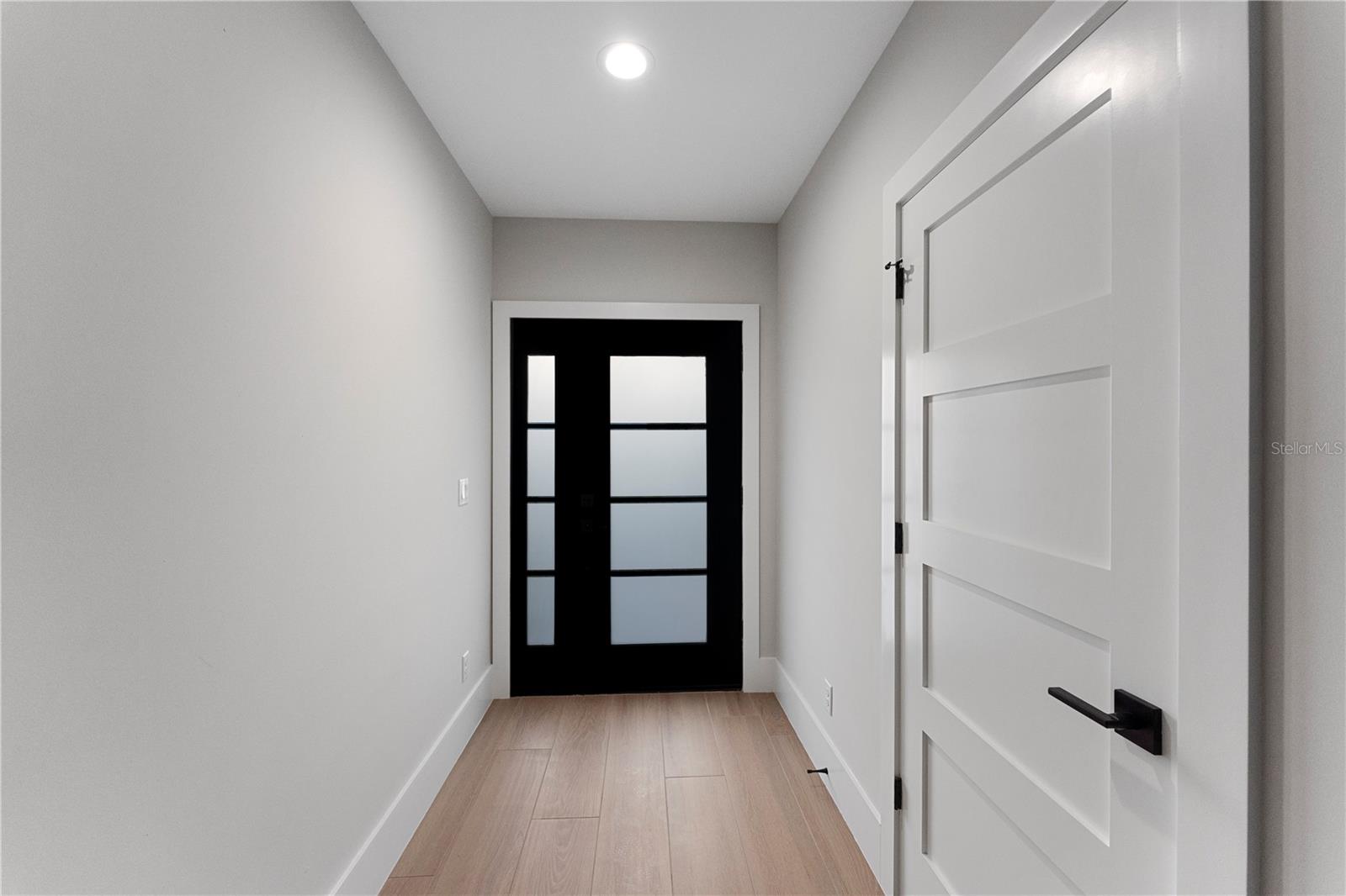 457 RIVERVIEW AVE — photo 4
