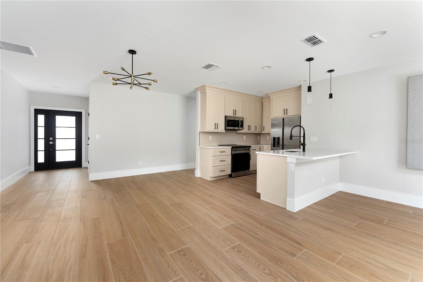 457 RIVERVIEW AVE — photo 5