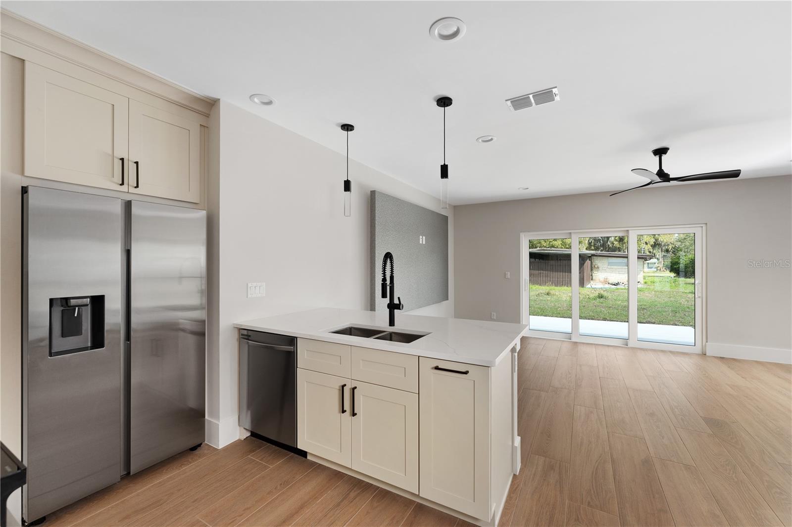 457 RIVERVIEW AVE — photo 6