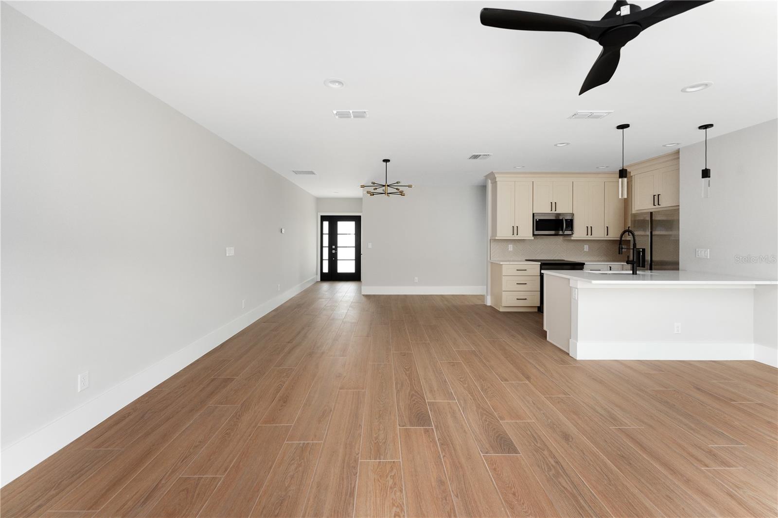 457 RIVERVIEW AVE — photo 10