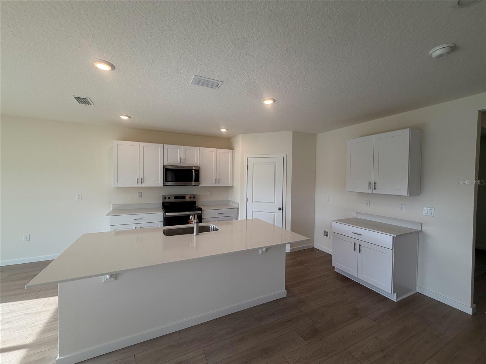 1640 HOUMAS ST — photo 2