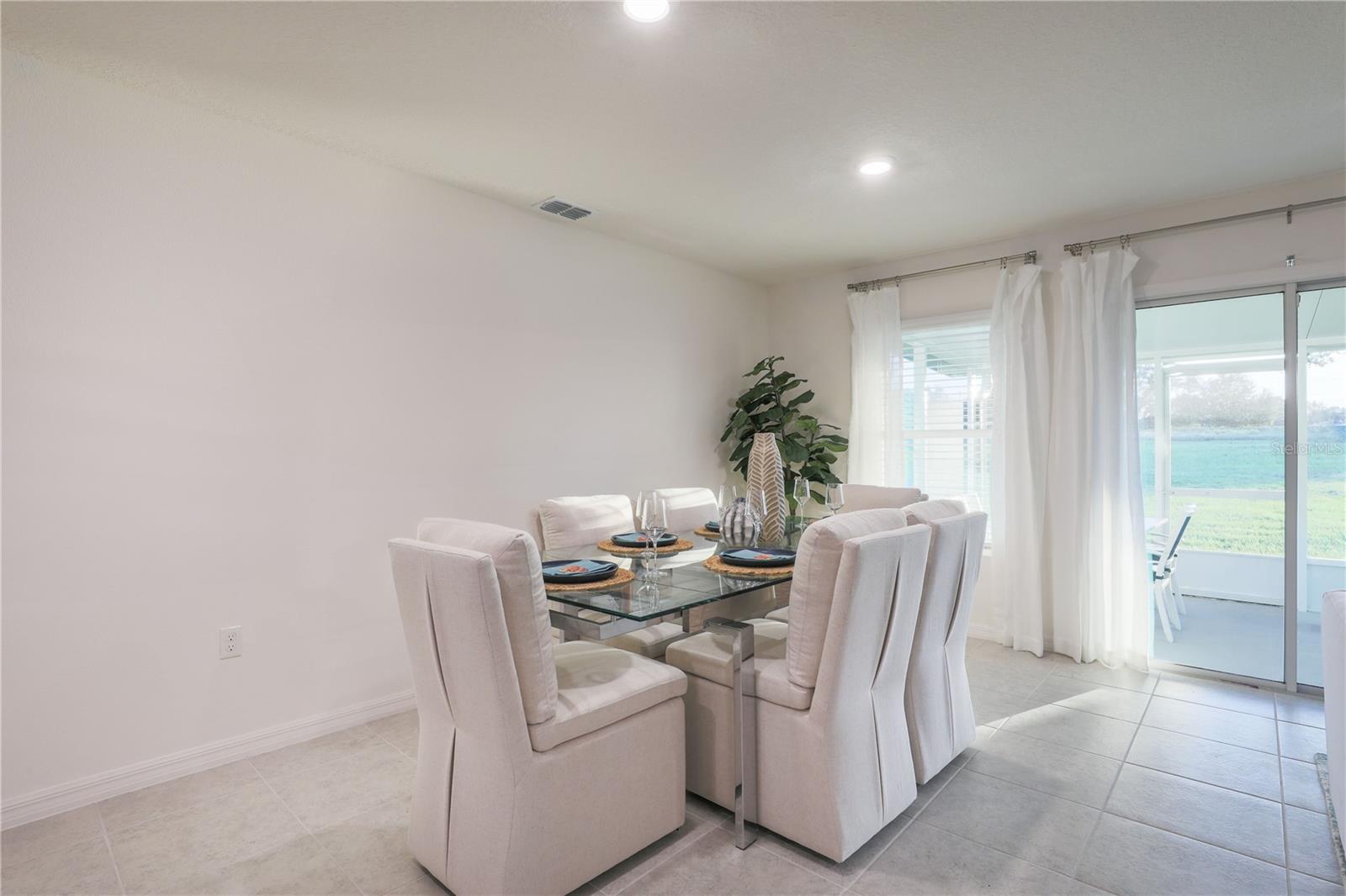 276 LUIS LN — photo 8