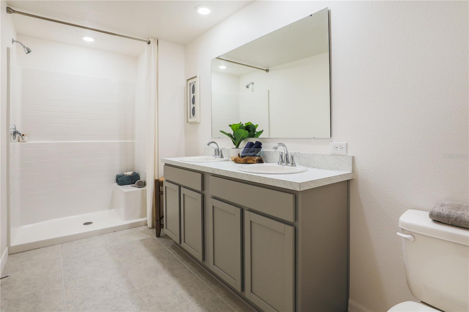 276 LUIS LN — photo 10