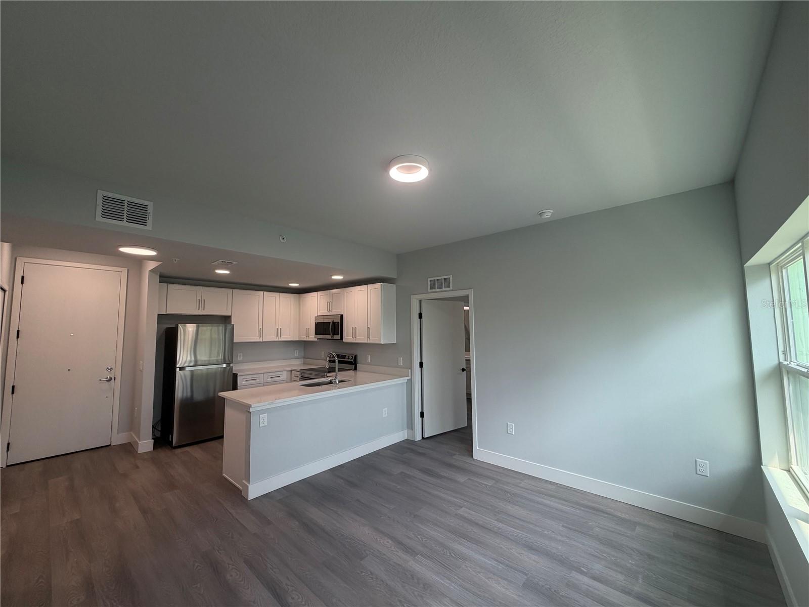 2240 FLORIDA DR #203 — photo 2