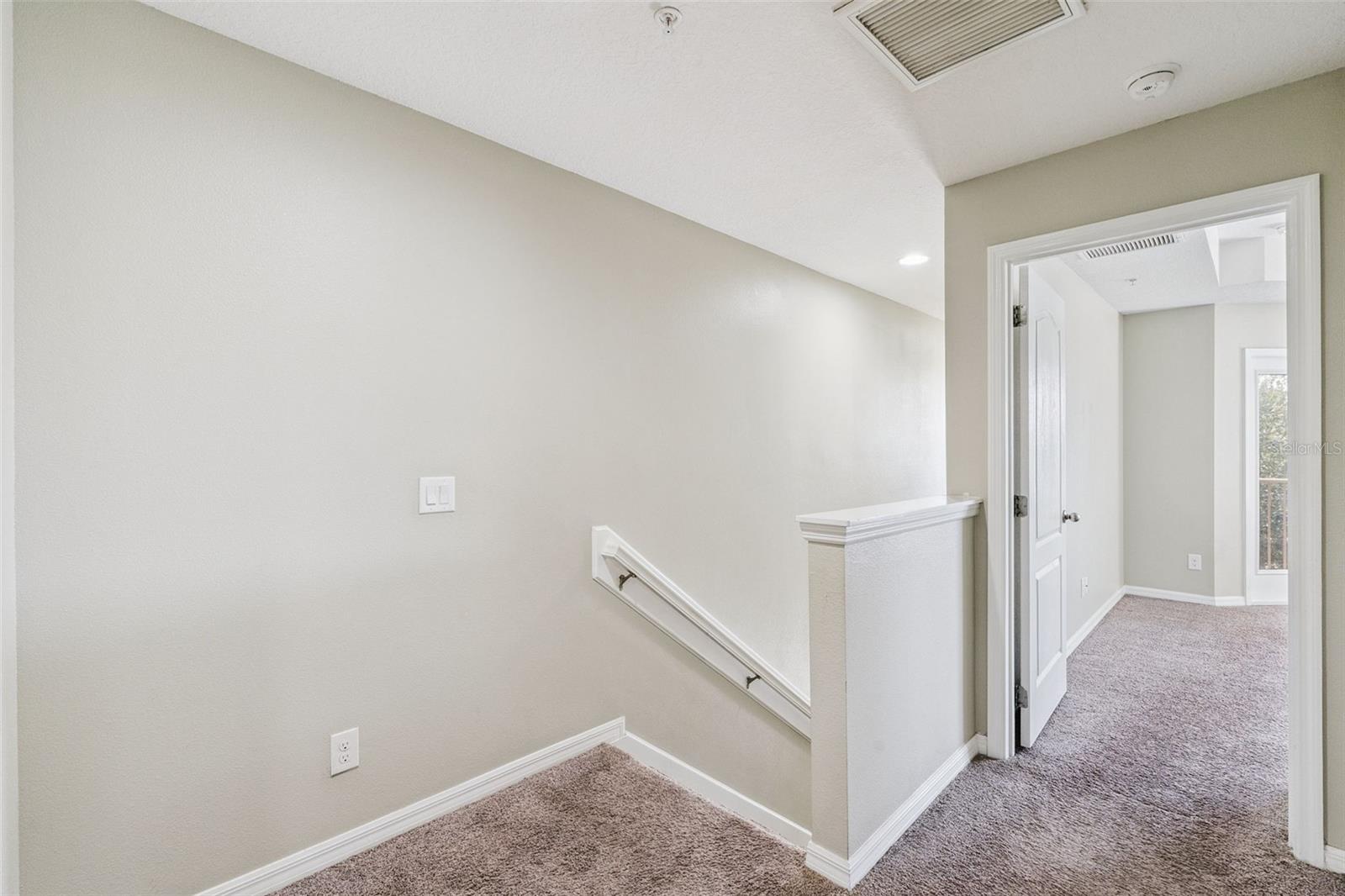 618 MERRY BROOK CIR — photo 9