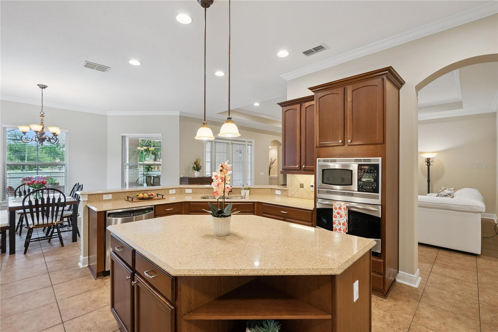 3600 SIMONTON PL — photo 4