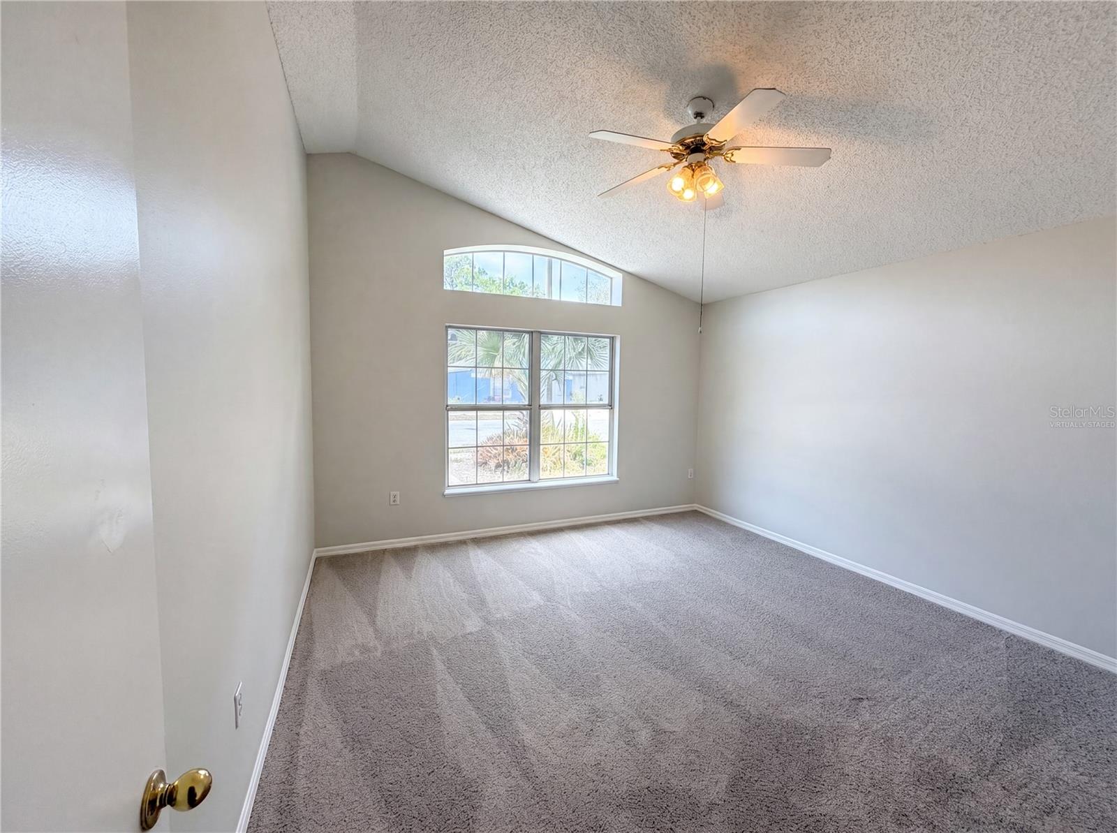 114 PAMALA CT — photo 4