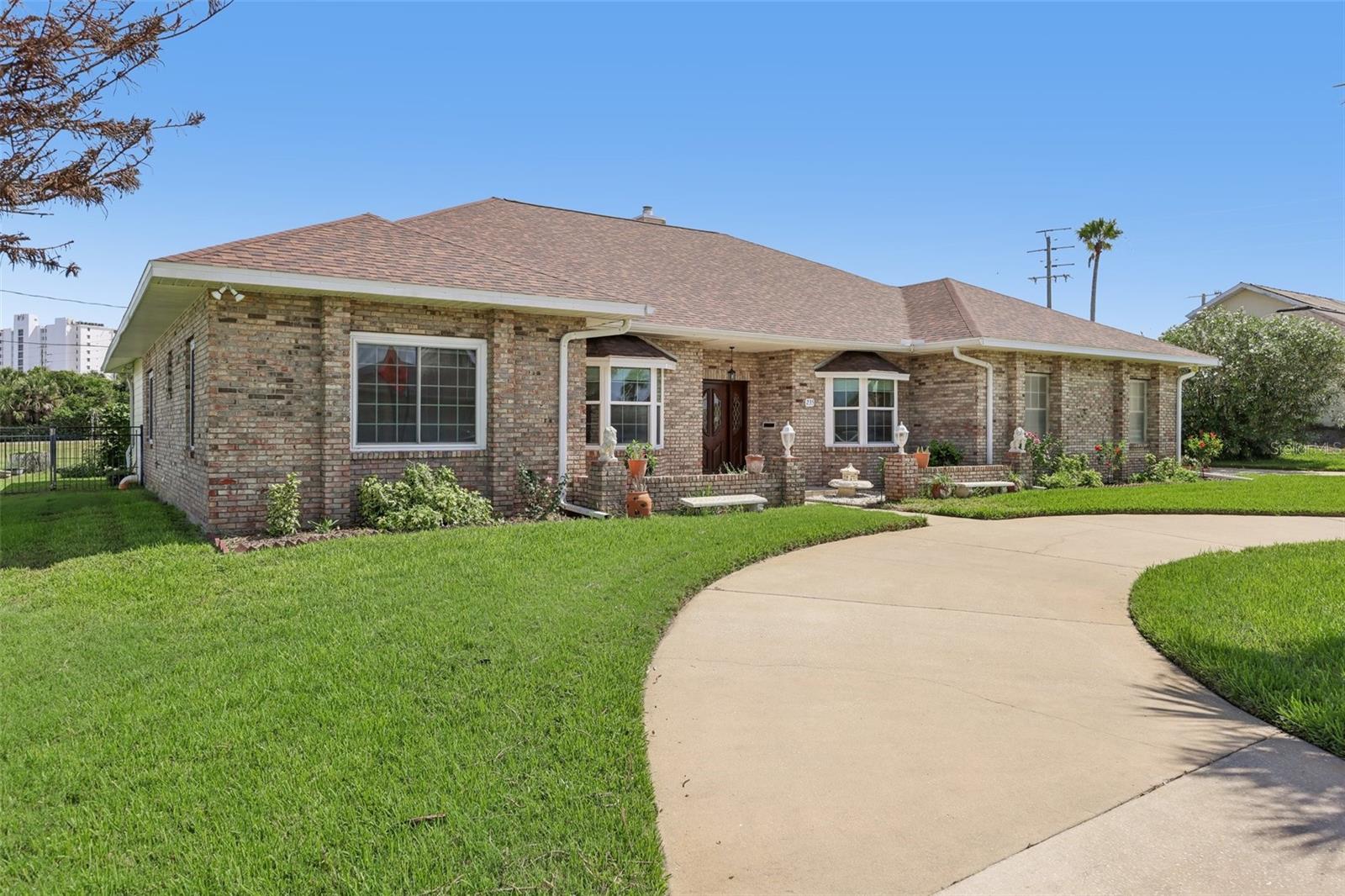 235 ANN RUSTIN DR — photo 3