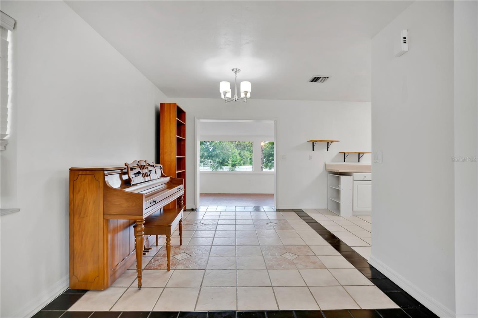 682 MERRIMAC ST — photo 11