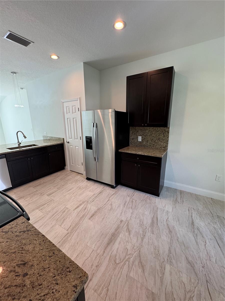 3148 N COVINGTON DR — photo 8