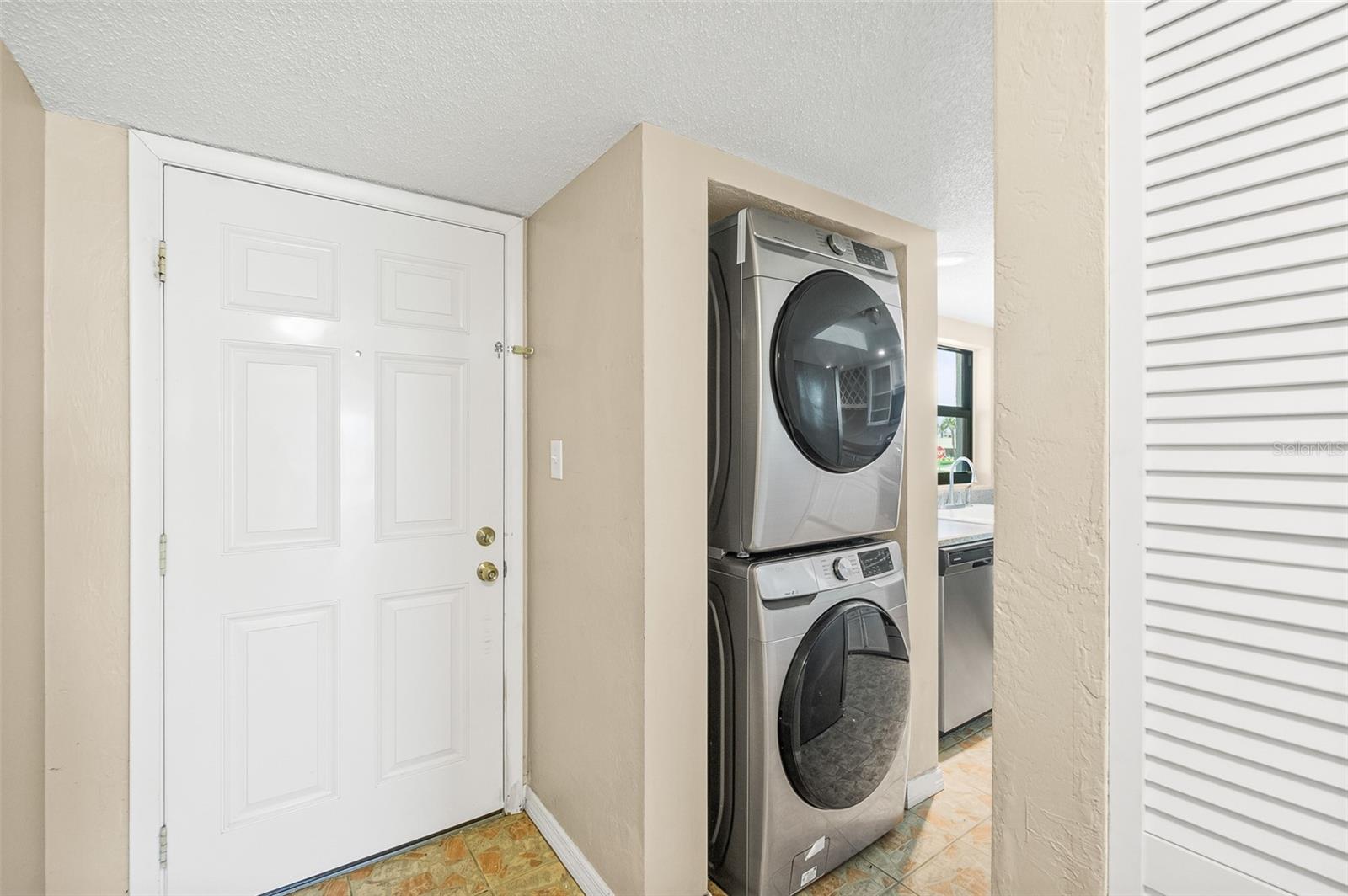 3390 OCEAN SHORE BLVD #1050 — photo 5