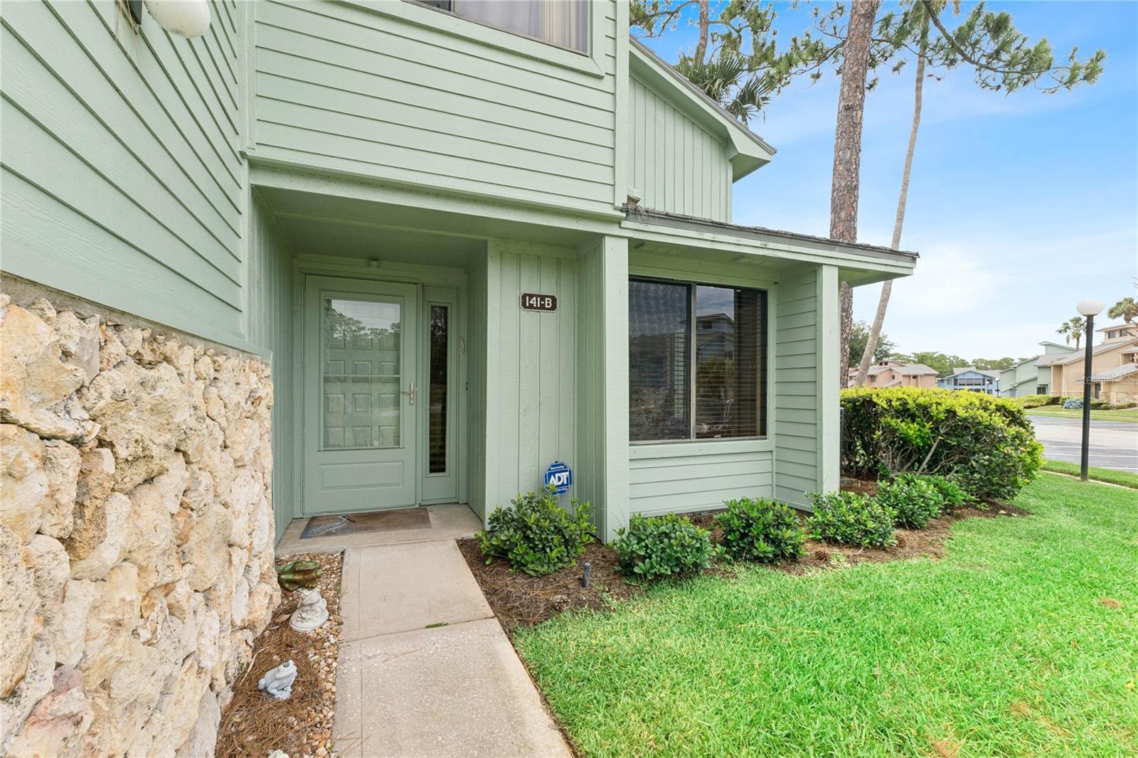 141 GOLDEN EYE DR #B — photo 2