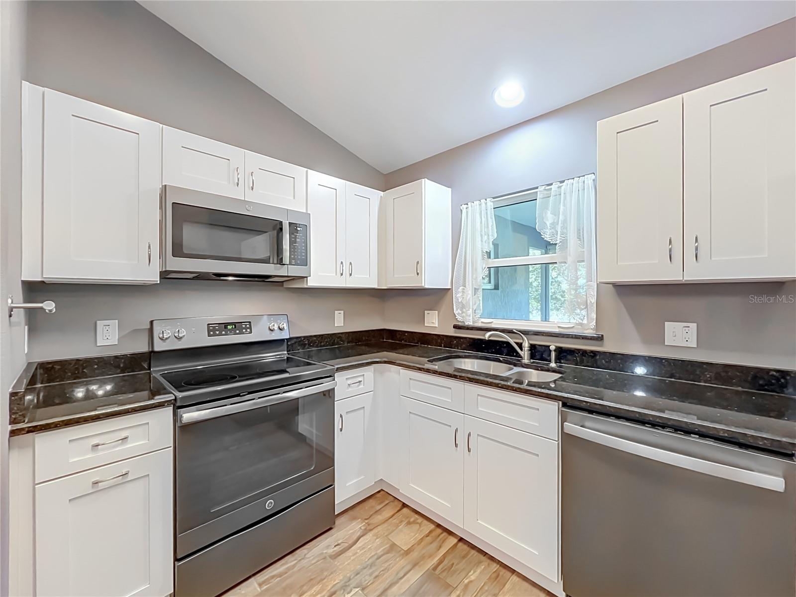 2212 GAMEWELL CT — photo 9