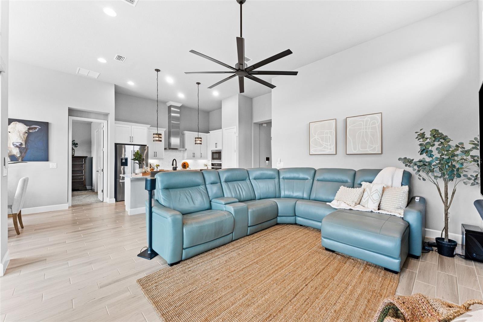 257 MOSAIC BLVD — photo 4