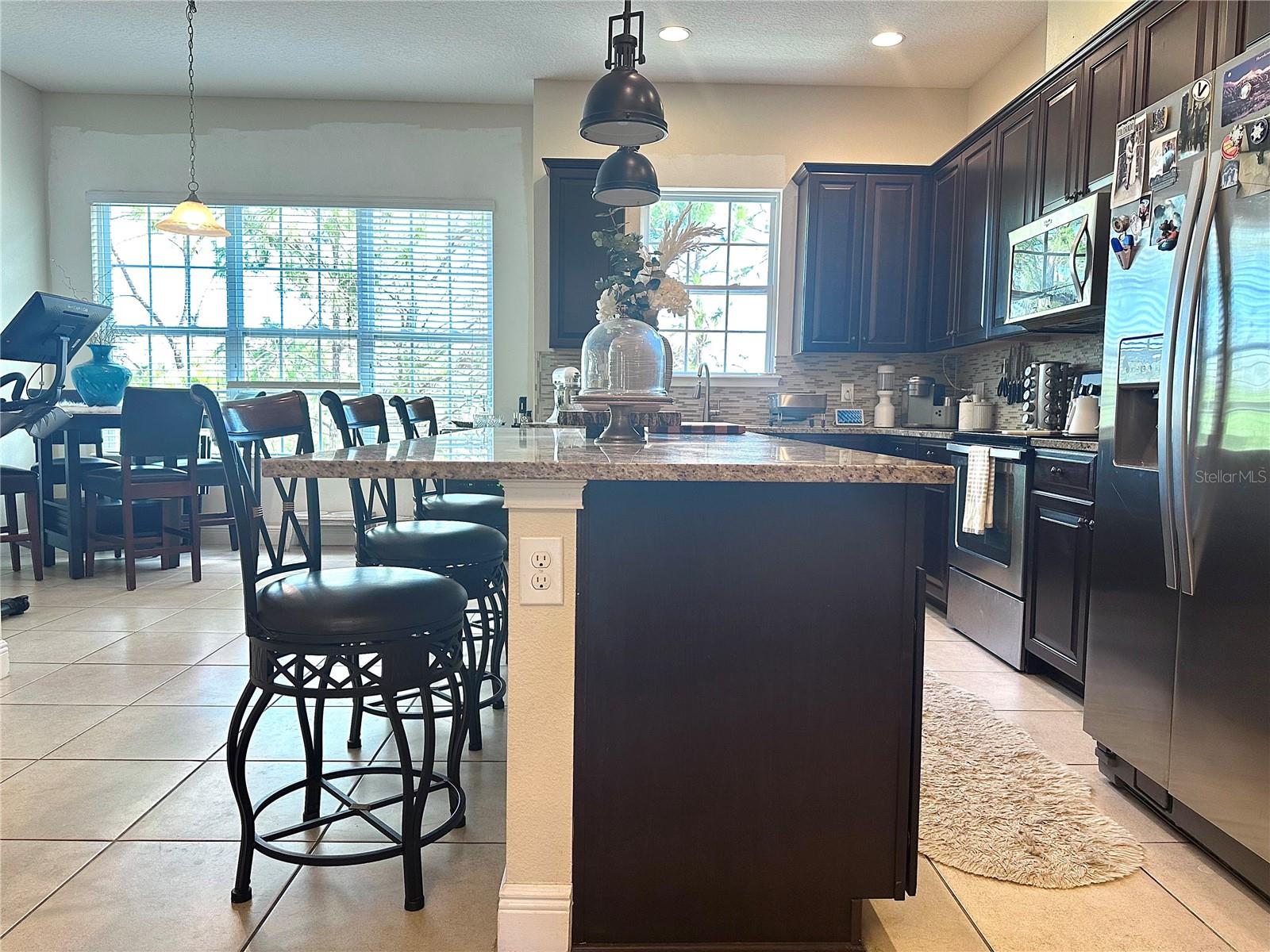 1220 LOBELIA DR — photo 3