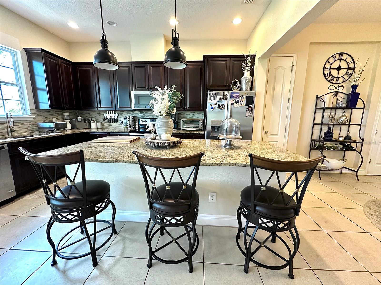1220 LOBELIA DR — photo 4