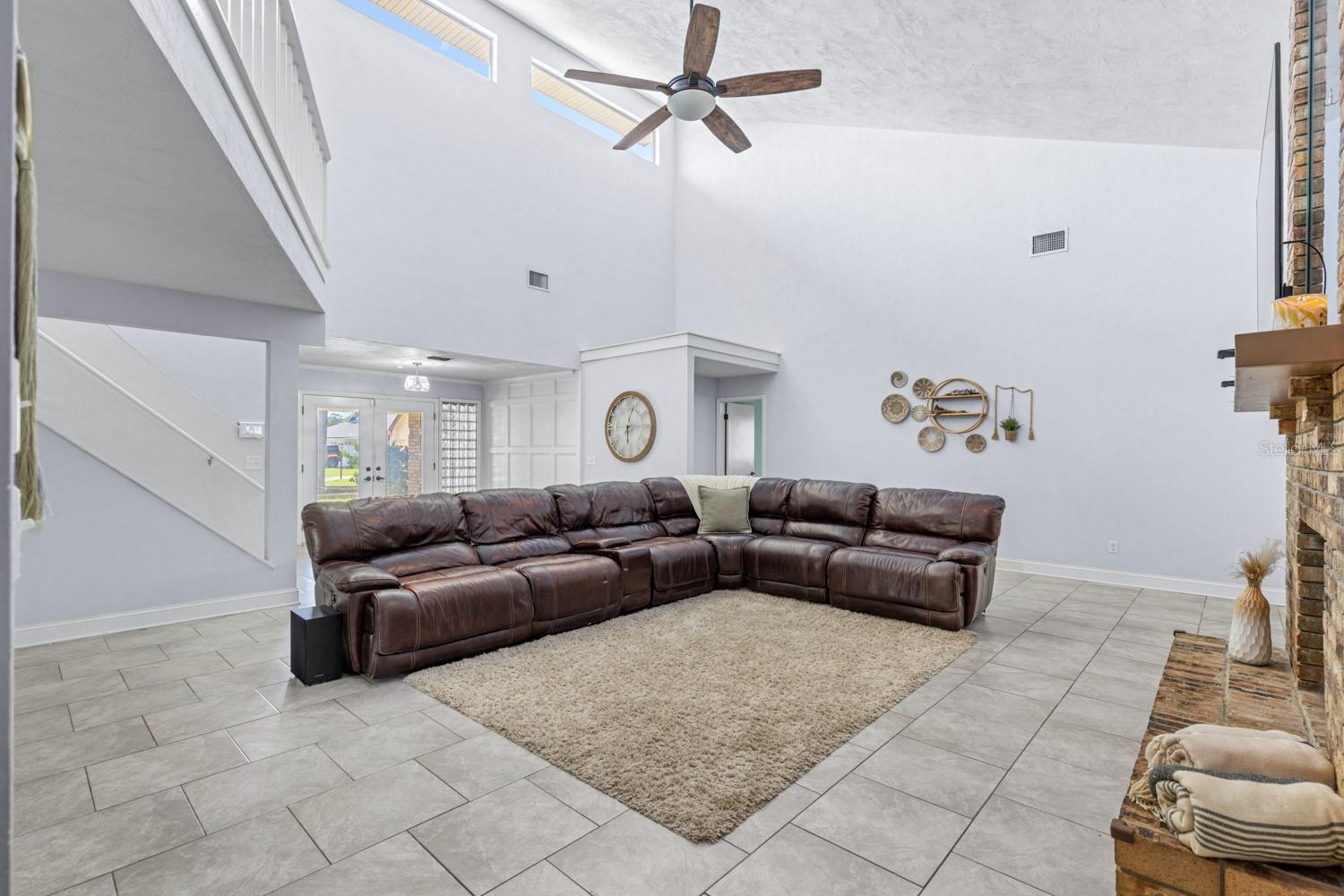 82 KINGSLEY PL — photo 11