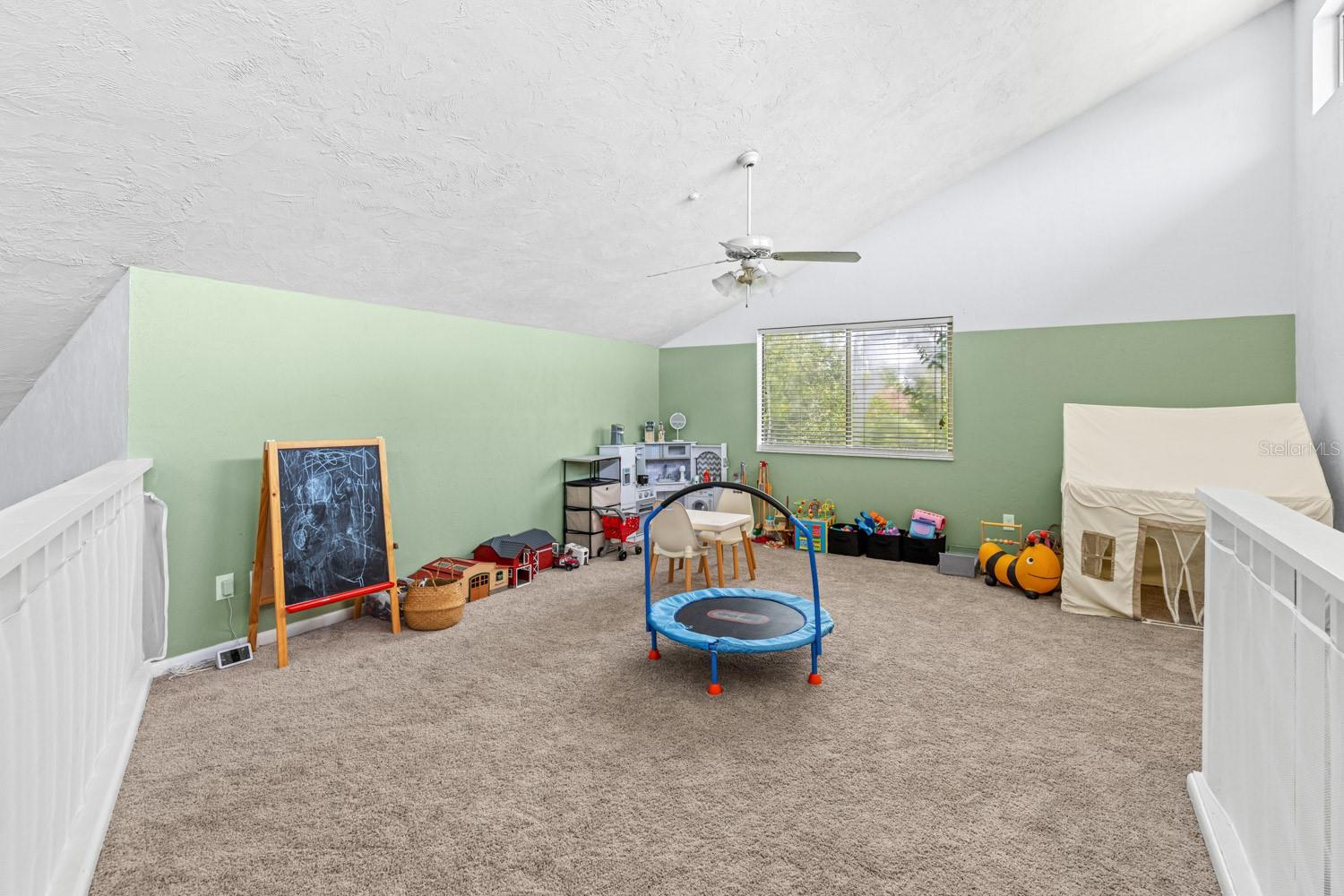 82 KINGSLEY PL — photo 8