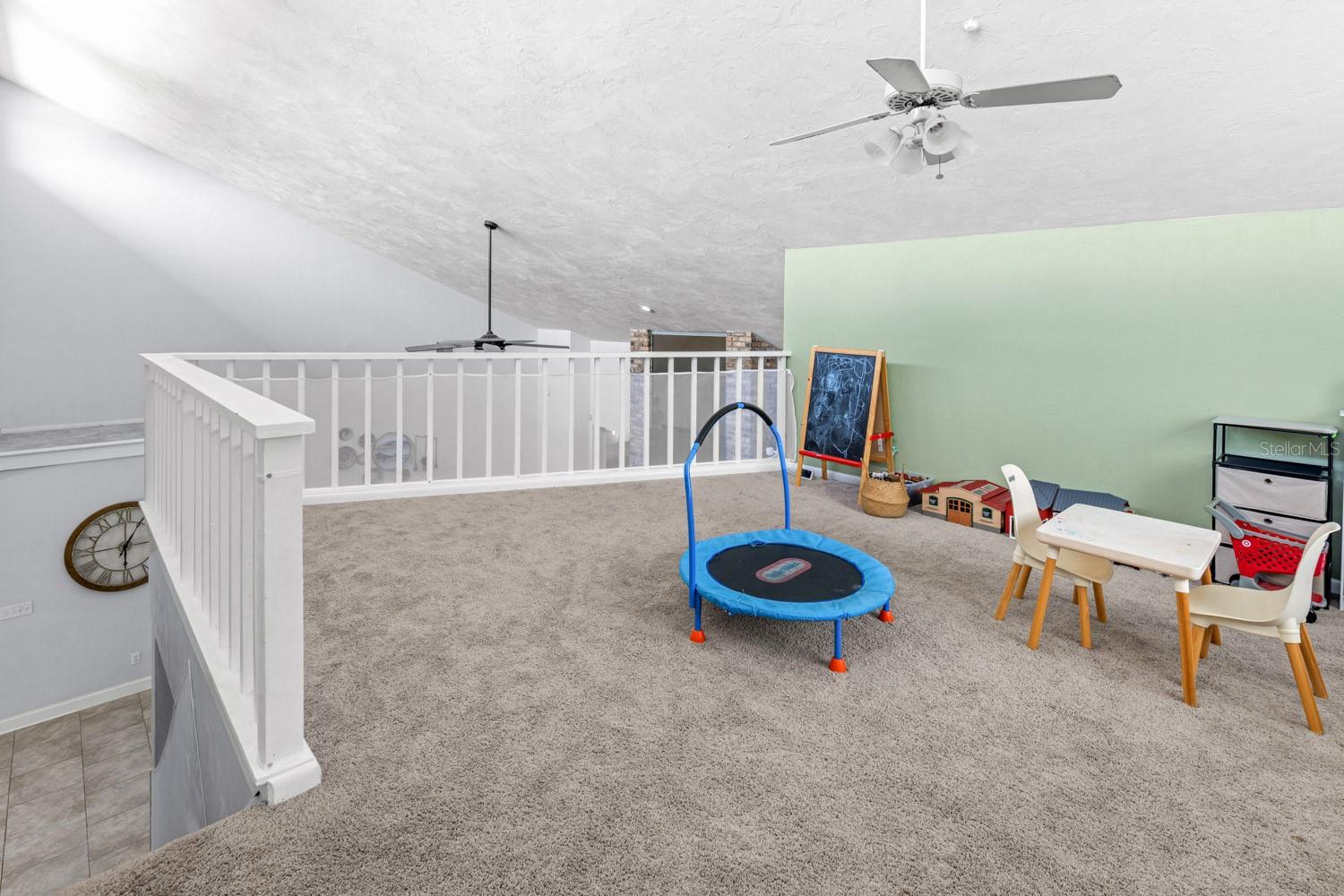 82 KINGSLEY PL — photo 9