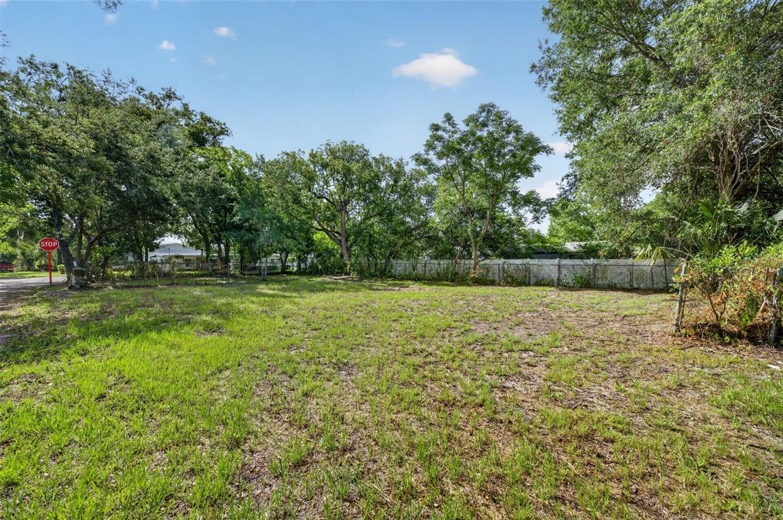 283 GREENLEAF LN — photo 3