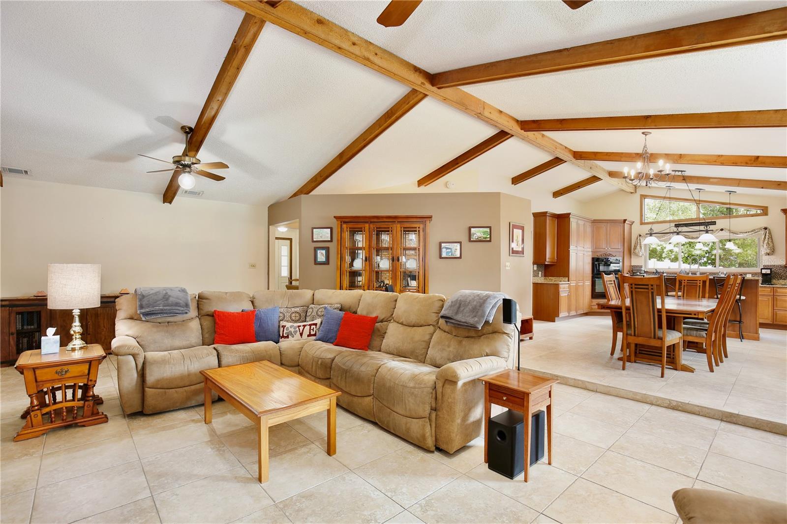 106 POLO LN — photo 8