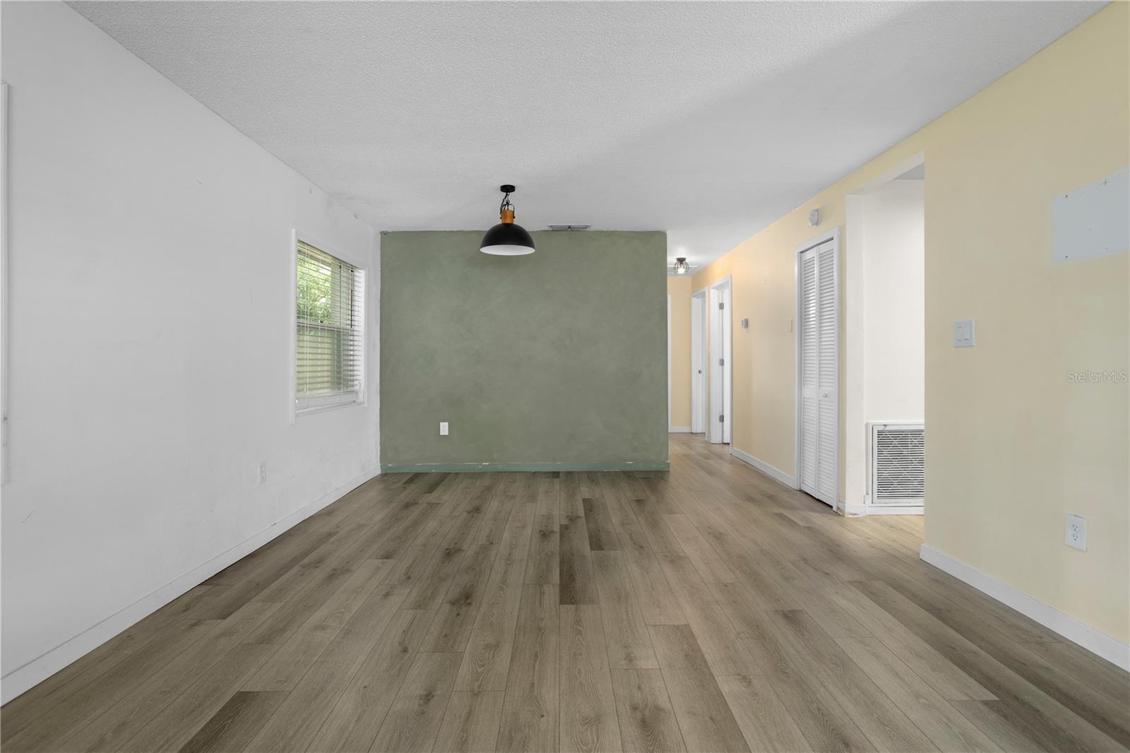 2412 GRANDVIEW AVE — photo 5
