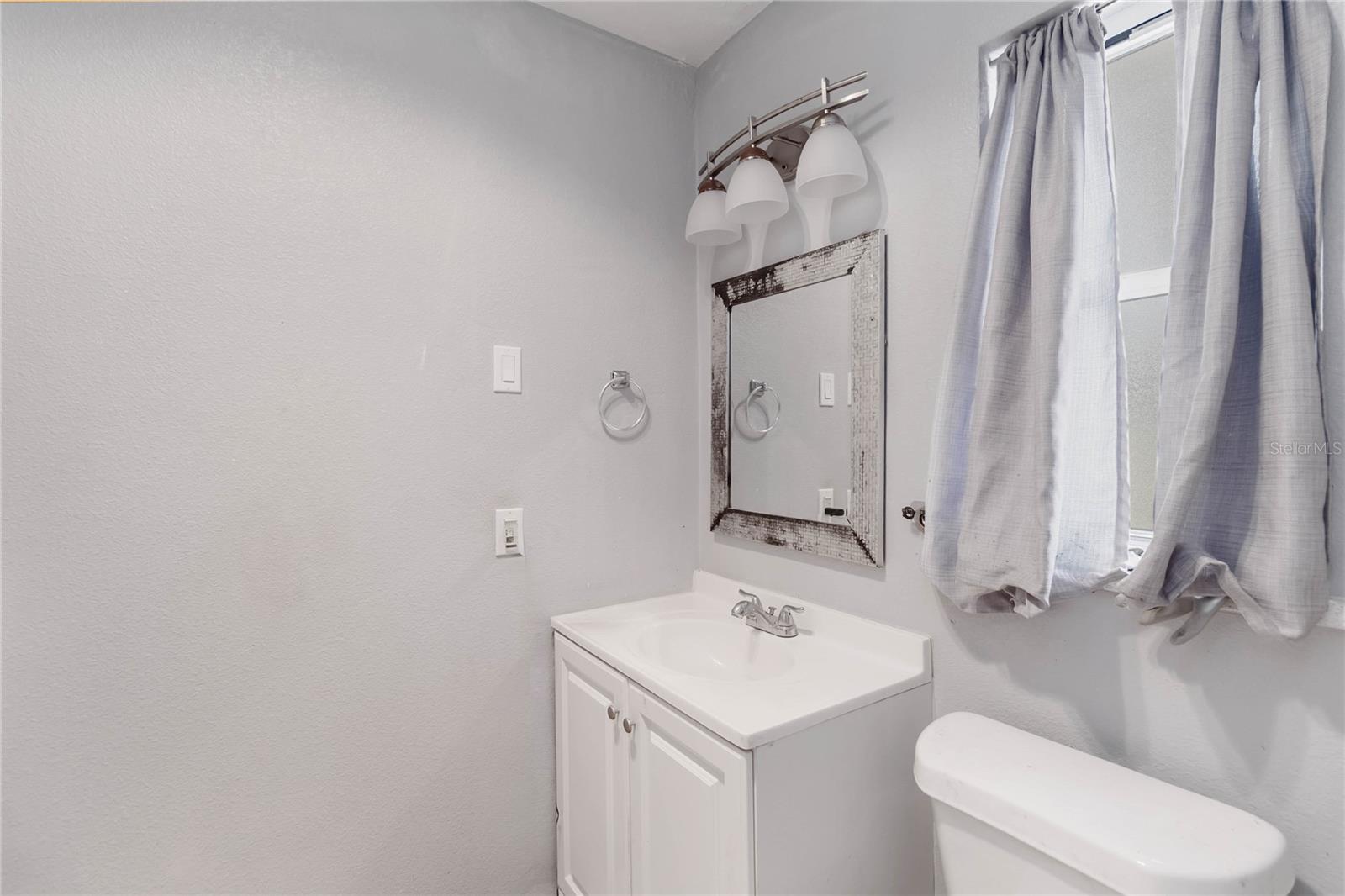1624 BLOOMFIELD AVE — photo 9