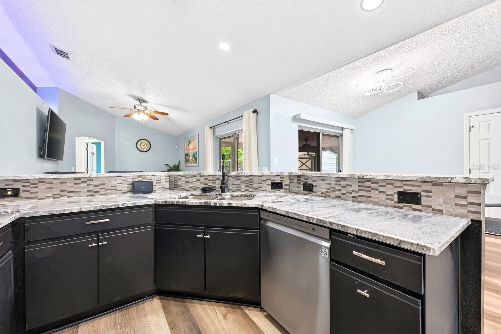 3147 UTAH DR — photo 4