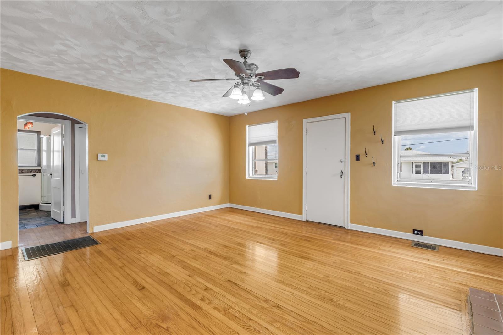 516 WISTERIA RD — photo 6