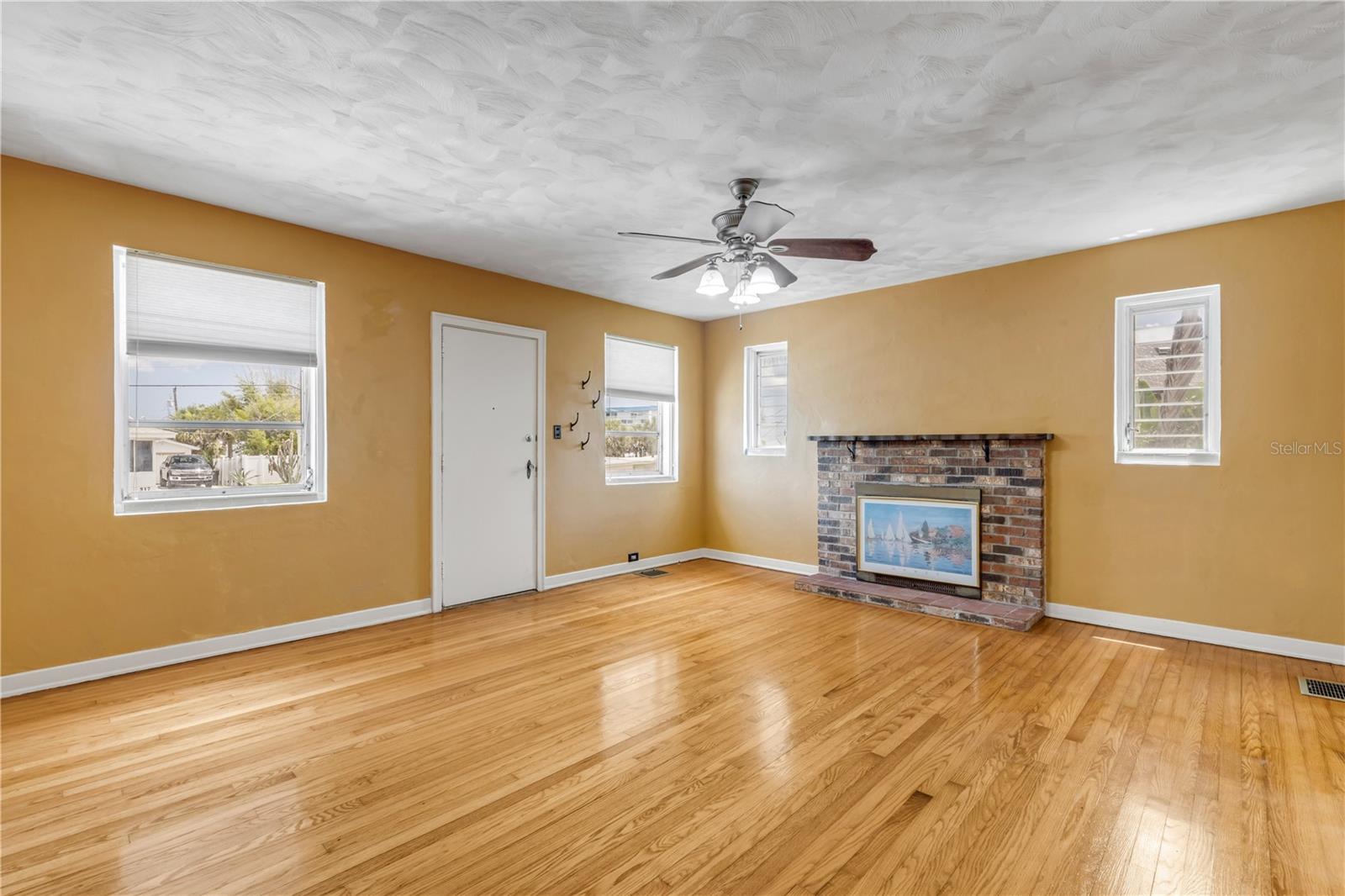 516 WISTERIA RD — photo 8