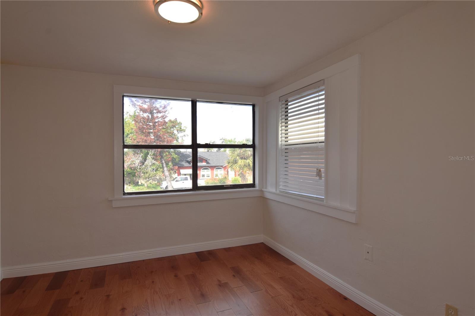 941 HARTFORD AVE — photo 6