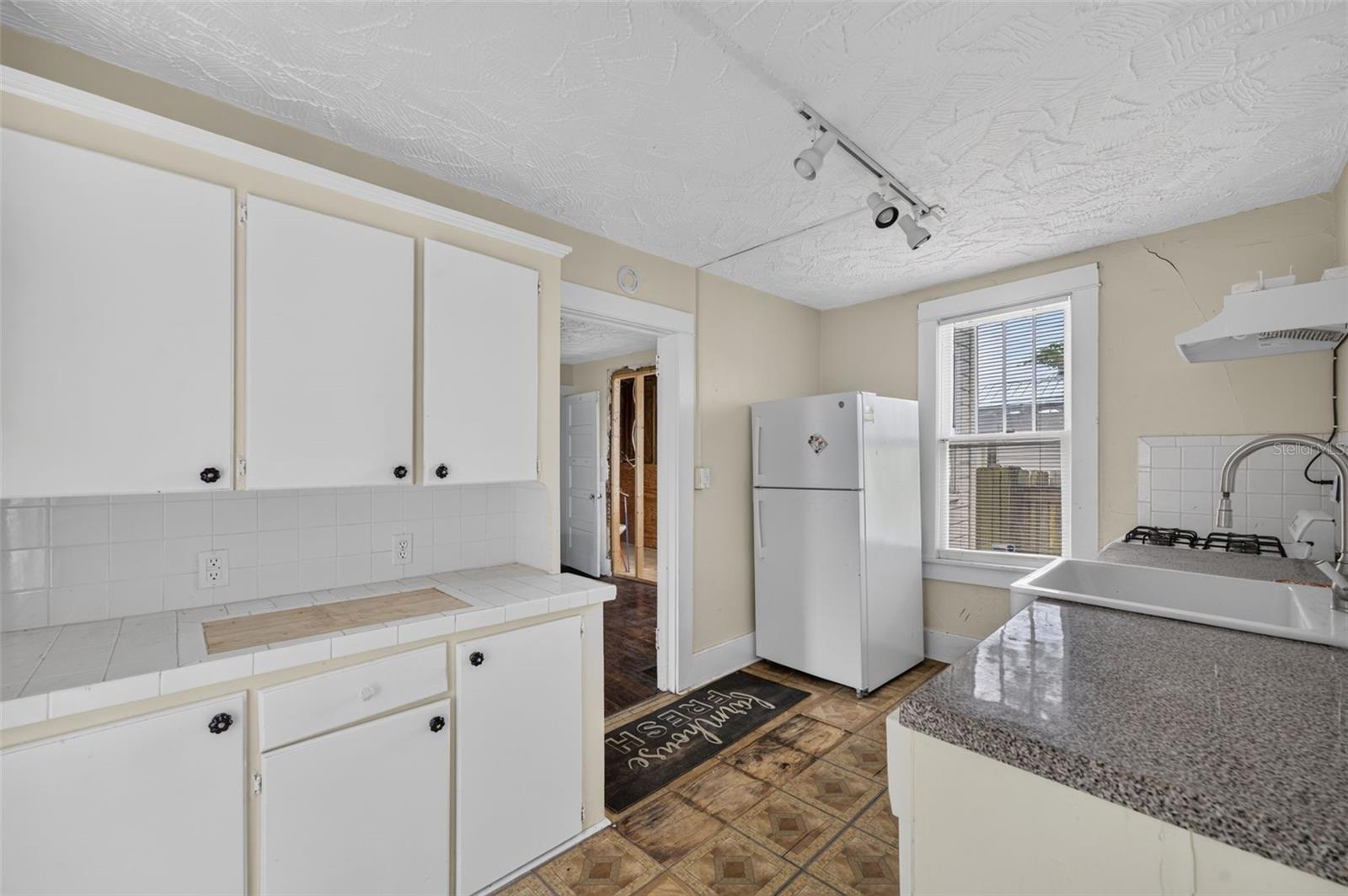 309 RUSH ST — photo 8