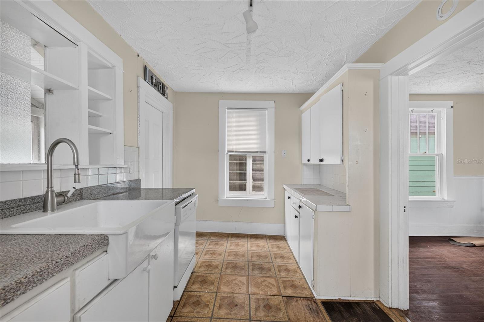 309 RUSH ST — photo 9