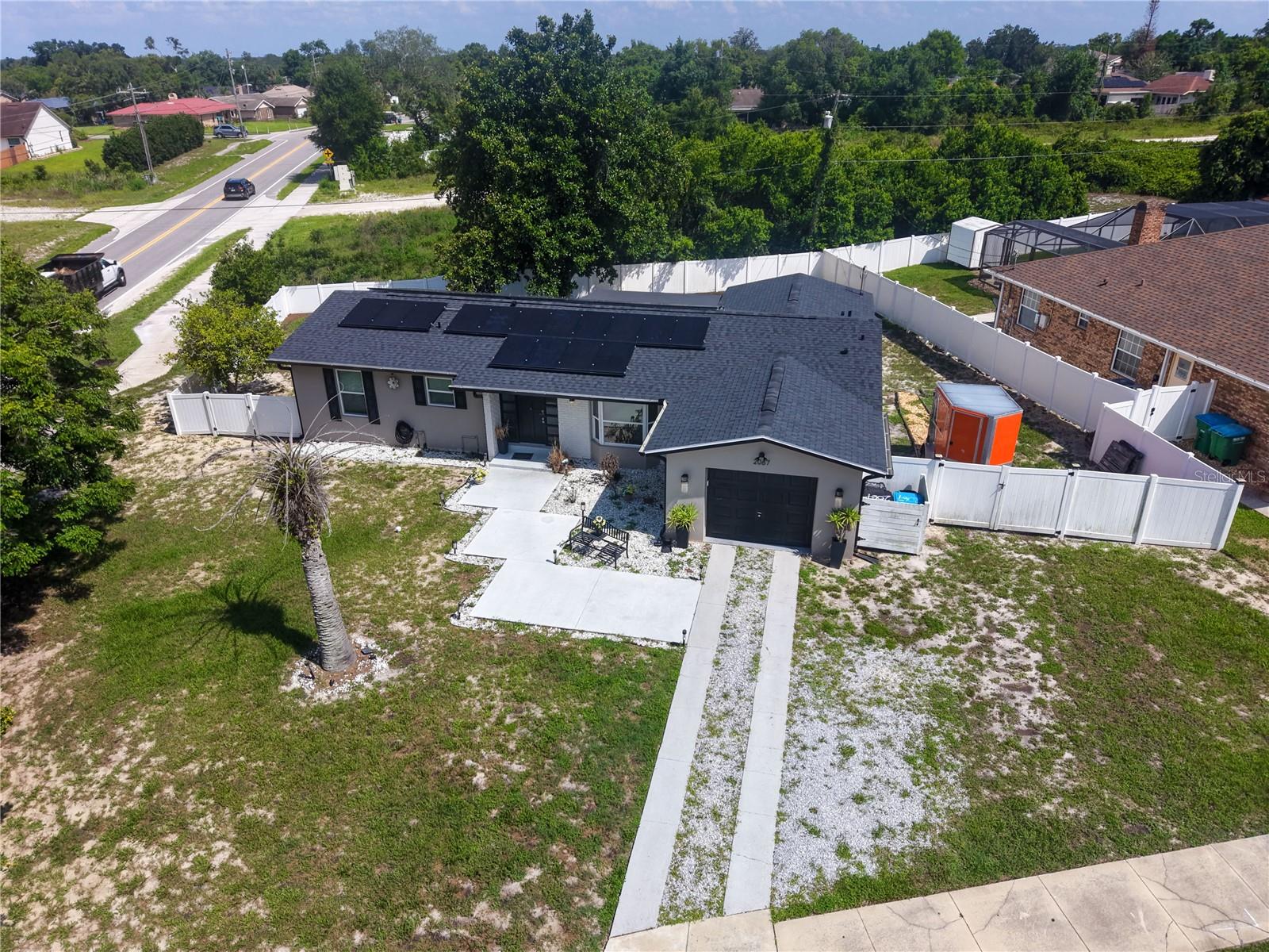 2067 E BARLINGTON DR — photo 7