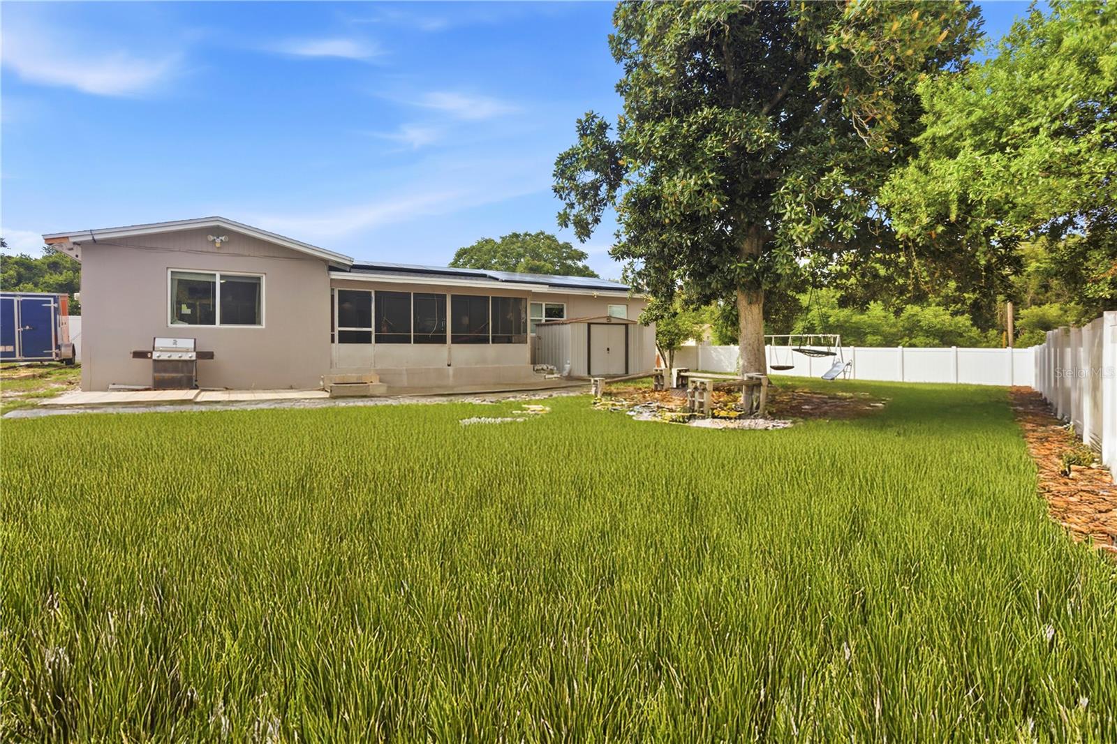 2067 E BARLINGTON DR — photo 9