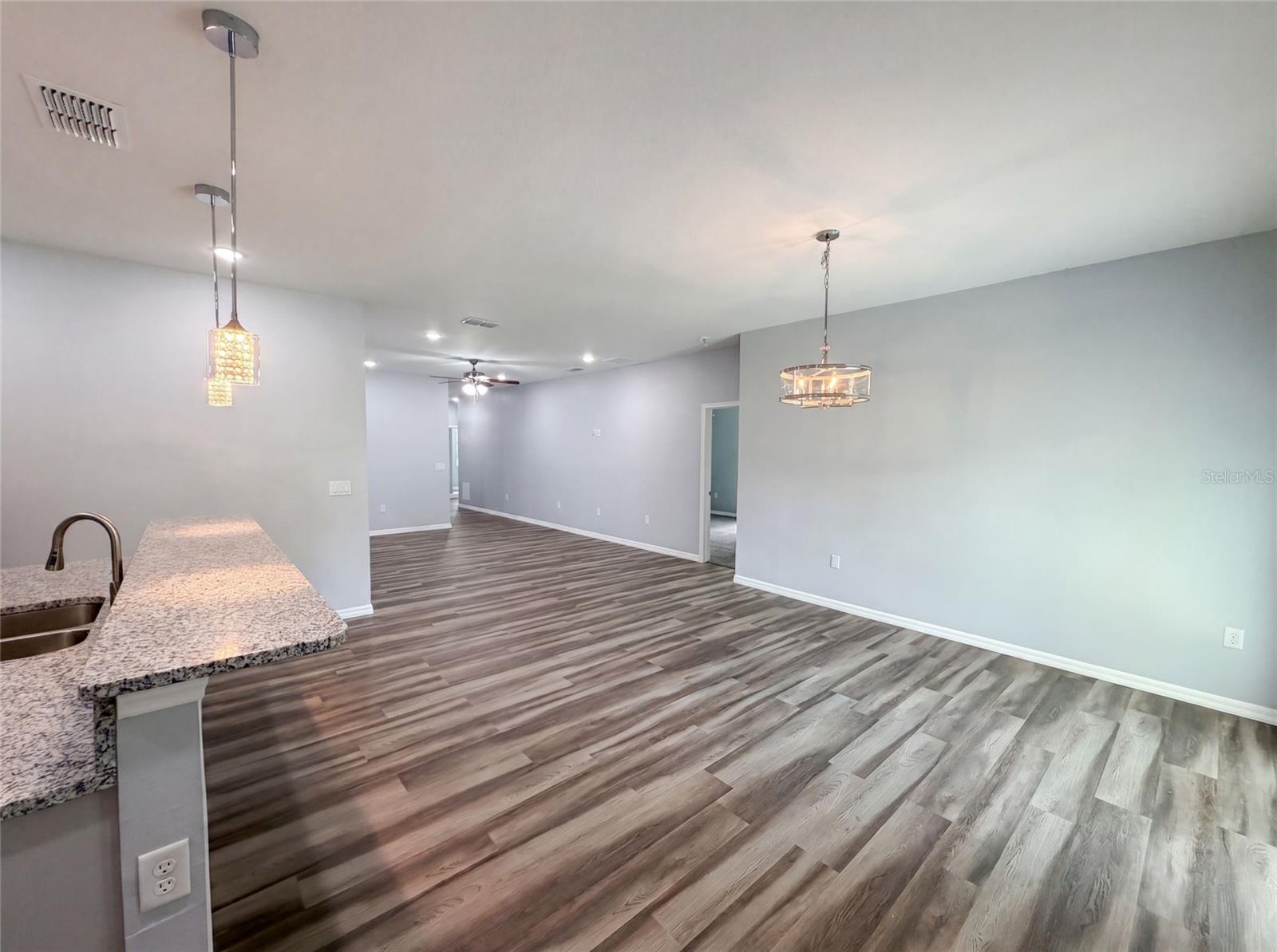 1013 W 11TH ST — photo 9