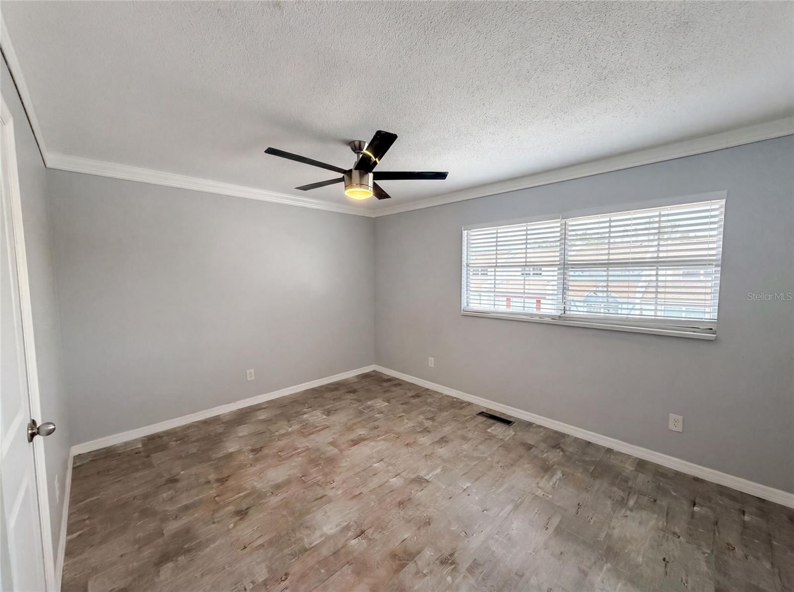 2308 S PARK AVE — photo 11