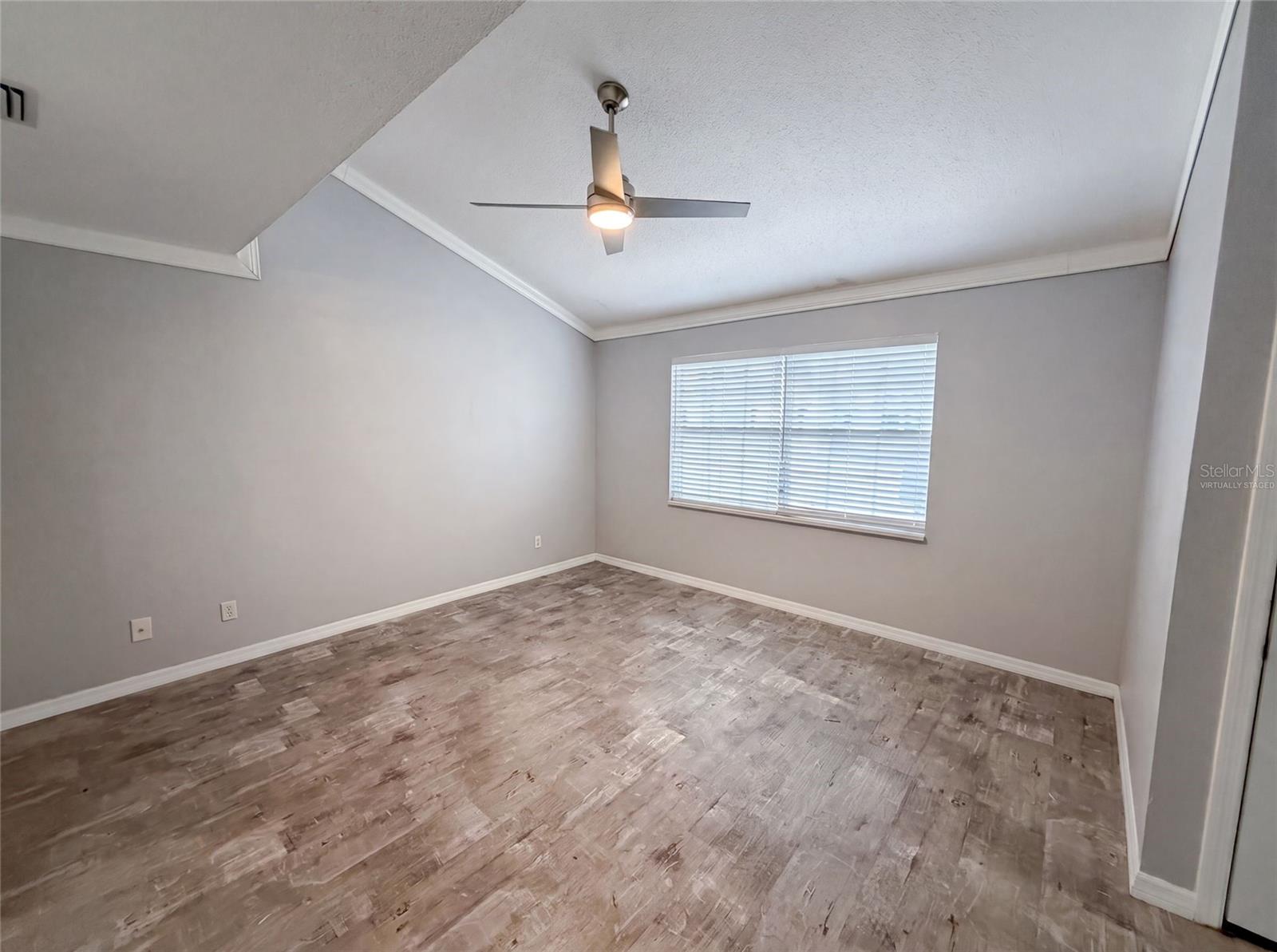 2308 S PARK AVE — photo 4