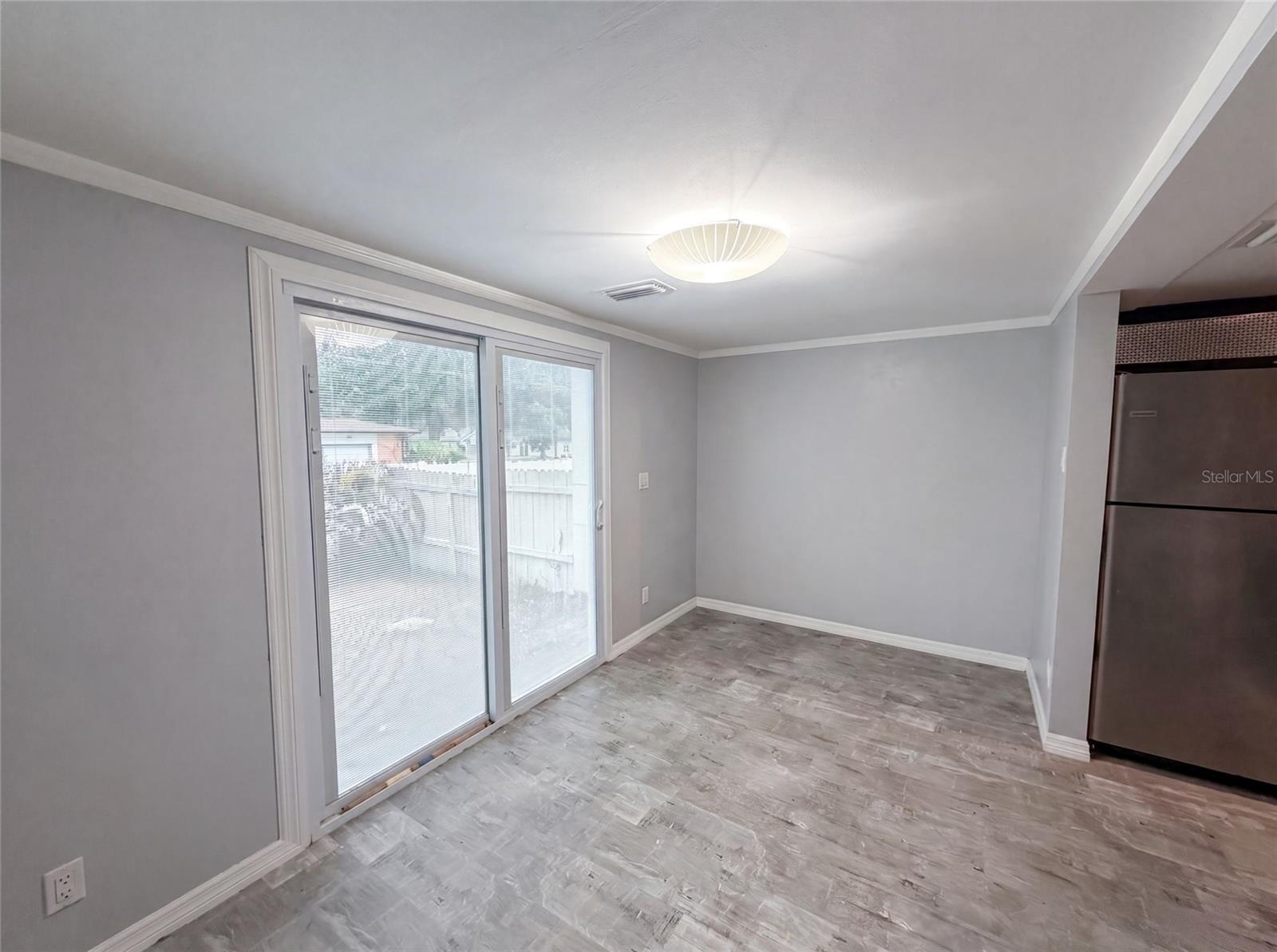 2308 S PARK AVE — photo 5